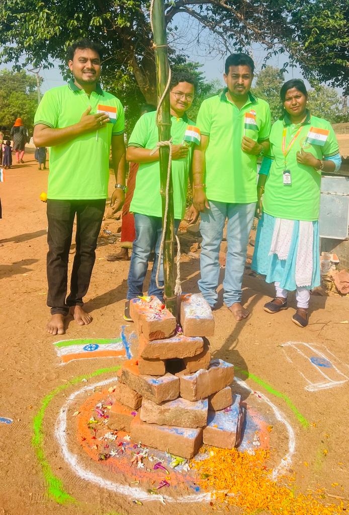 Jeevansevaf's tweet photo. ଭାରତର ୭୪ତମ ଗଣତନ୍ତ୍ର ଦିବସରେ ଆସନ୍ତୁ ଆମର ସମ୍ବିଧାନର ପ୍ରତିଷ୍ଠାତାଙ୍କୁ ମନେ ପକାଇବା ଓ ଏହାର ମୂଲ୍ୟବୋଧ ରଖିବା ପାଇଁ ଆମର ସଂକଳ୍ପକୁ ନିଶ୍ଚିତ କରିବା।
ଆମପାଠ ଶାଳା ରେ ପିଲା ମାନଙ୍କ ଗହଣରେ ପତାକା ଉତ୍ତୋଳନ କରାଗଲା
#AMAPATHASALA
@narendramodi
@achyuta_samanta @GovernorOdisha
@Naveen_Odisha @save_children https://t.co/PTDzpC2pi3