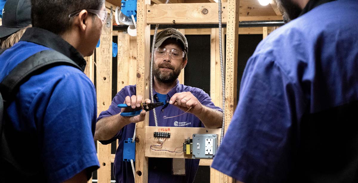 goPorterChester's tweet photo. Becoming an electrician is a great way to build a rewarding career in the trades. Check out these 5 key reasons why you should go to school to become an electrician! #blog https://t.co/m23je6IJaZ https://t.co/5d9pB9SbwH