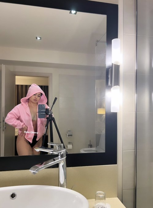 Imi e frigut , ma incalzesti? 💖 https://t.co/VPbe7gpUGW