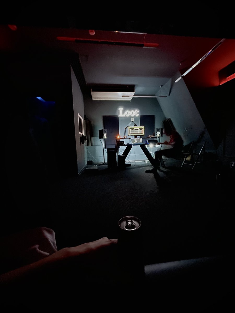 im1337_eth's tweet photo. two grugs vibing in ther lair

@GrugsLair https://t.co/tNgRBdu5FO