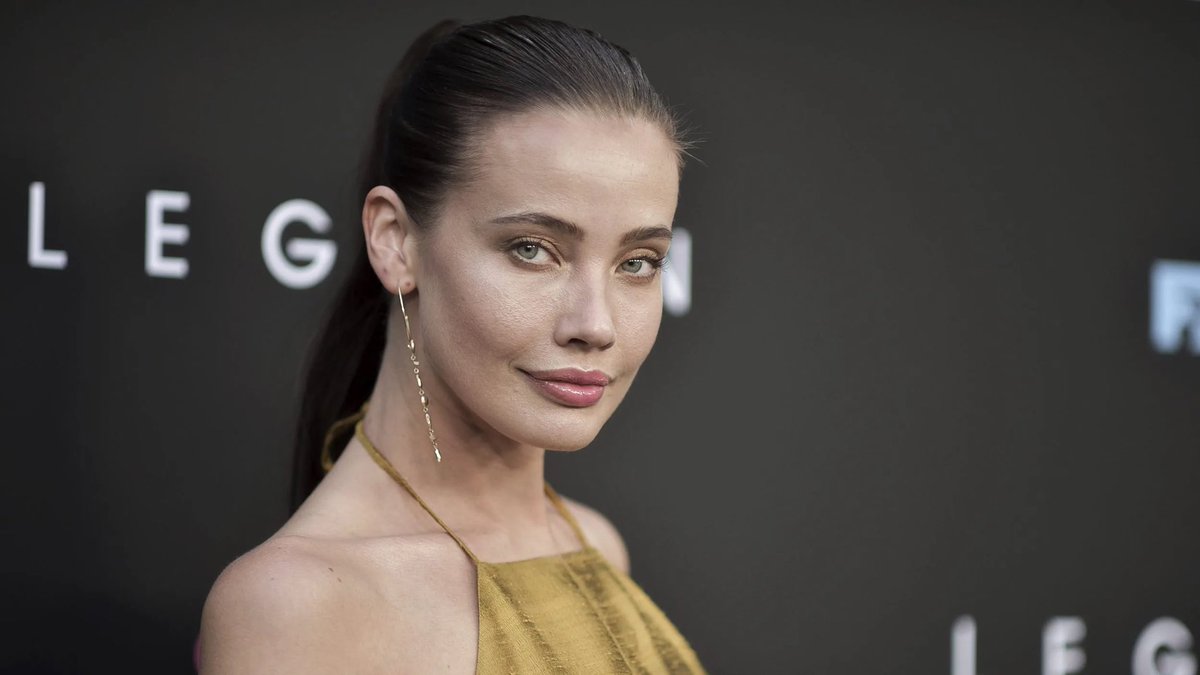 PremakeRemakeAD's tweet image. #RemakeAMovie 
#Timecop (2025) Directed by Scott Waugh. Screenplay by Spenser Cohen &amp;amp; Mark Verheiden. 

Jason Statham as Agent Max Walker 

Michael Douglas as Sen. Aaron McComb 

Stephanie Corneliussen as Melissa Walker