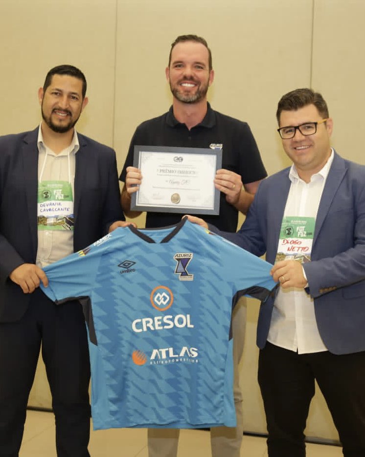 AzurizOficial's tweet photo. Nesse último final de semana o Azuriz recebeu o Prêmio IMBRICS de Responsabilidade Social e Sustentabilidade no Futebol, conferido pelo Fórum Internacional dos Municípios dos Países BRICS.

#AzurizFC #PatoBranco #Prêmio #IMBRICS https://t.co/WyRwfrnmUT