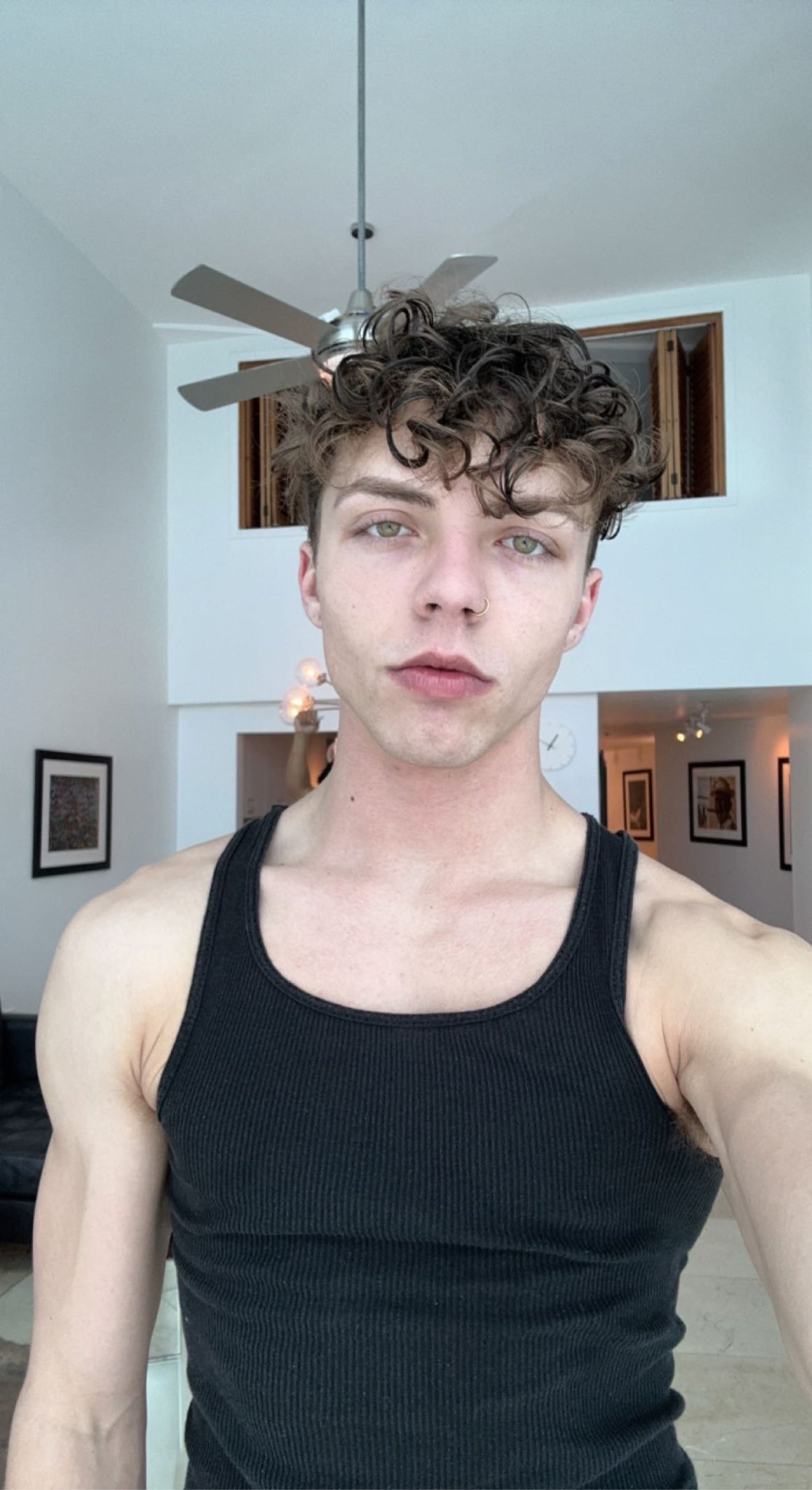 Good morning 😘 https://t.co/8zQGFKDJVc
