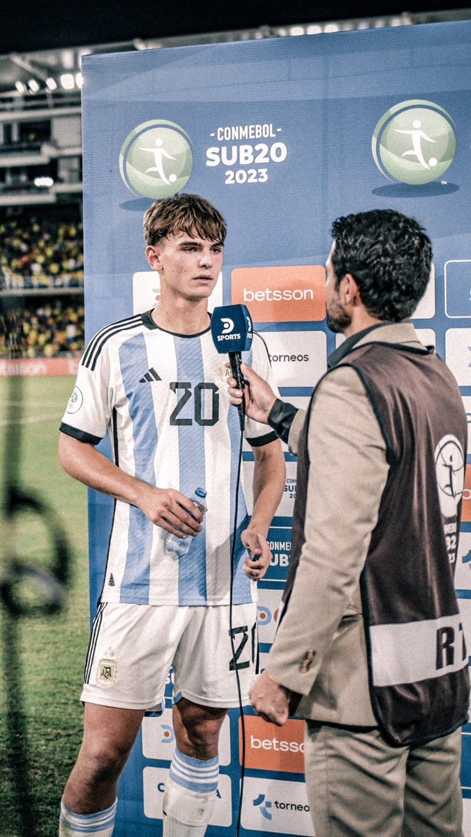 "Veníamos de dos partidos con bastantes dudas. Hoy hemos podido jugamos bien, movimos el balón, los hemos cansado".

🗣 Nico Paz despues de la victoria frente a Perú 

🇦🇷