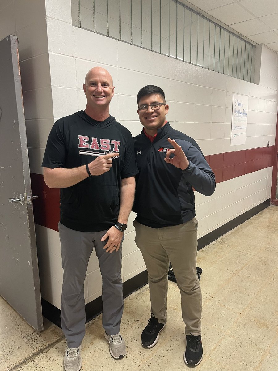 Coach_Avina's tweet photo. It was great talking to @ClintWoodfin about some ELITE BALLERS @EastLimestoneFB 💯🎩‼️
He’s building a great program and they have a bright future ‼️‼️
#PROJECTPEAYXXIV #LIONCHASERS https://t.co/OeFCyH4NyF
