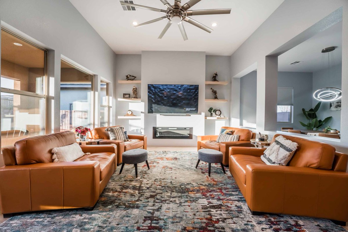 TheSmithTeamLV's tweet image. Live the life you deserve in this stunning Regency by Toll Brothers 55+ community in Summerlin! This fully upgraded Delamar plan features amazing mountain views, 10' ceilings, 8' doors, and Lifeproof flooring. #55PlusLiving #Summerlin #RegencybyTollBrothers