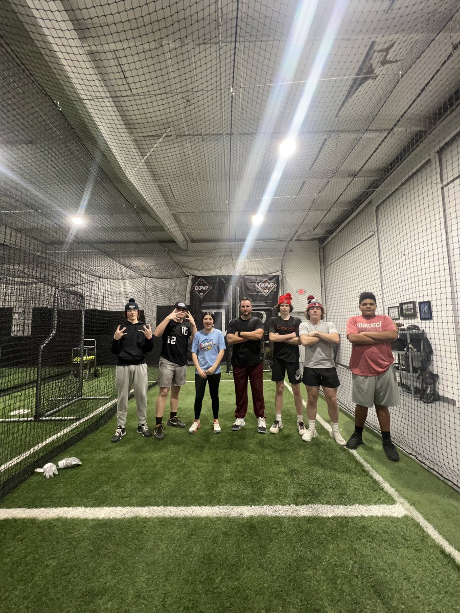 Wednesday Night Hit Session <a href="/clubhouse_tul/">Marucci Clubhouse Tulsa</a> with <a href="/Luke__Beeler/">Luke Beeler</a> <a href="/Brysen224/">Brysen Donnell</a> <a href="/coopermethvin/">Cooper Methvin</a> <a href="/BostonAcosta/">Boston Acosta</a> <a href="/BarrettJMarlow/">Barrett Marlow</a> &amp; Reid "The One Man Stampede" Watkins in the red <a href="/MarucciSports/">Marucci</a> shirt!