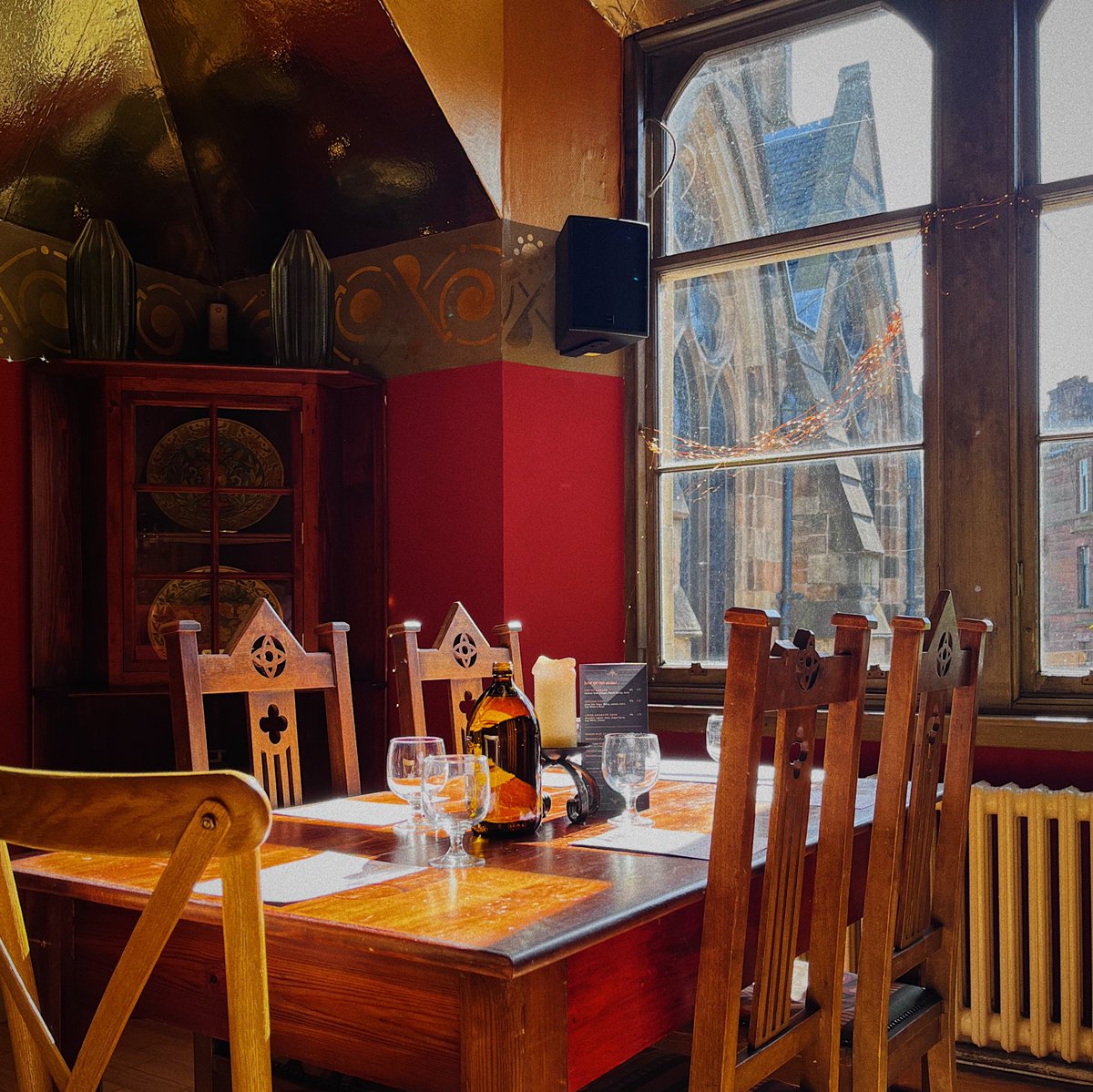 The Attic will be open this Sunday for Lunch! Perfect for anyone joining us for the Vintage Market from 11-4 in the Theatre. And our famous Sunday Roast will be available all day until sold out. Head to our website to book a table!