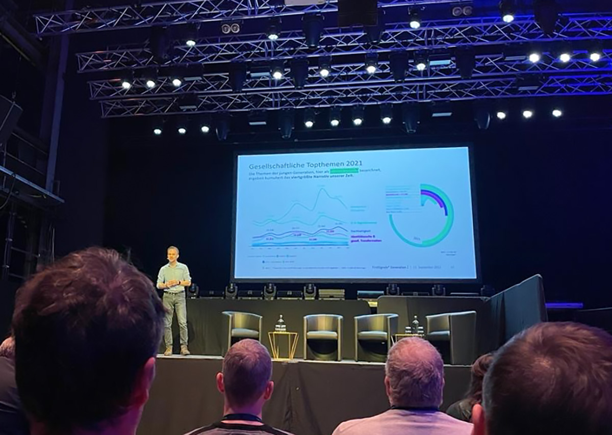 newsradar's tweet photo. #DPRG #Takeoff 2023: @Staffbase-Mitgründer Frank Wolff blickt auf die drei großen #Krisen des Jahrzehnts und warum Kommunikation wichtiger wird als je zuvor.
Mit dabei: Unsere Themenfrüherkennung #FirstSignals für ein besseres Verständnis der #GenZ.
@DPRGde #takeoff23 https://t.co/BSJQRjKLvw