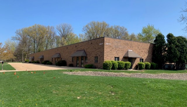 New Listing! Industrial Warehouse Units For Lease at 38127 Willoughby Pkwy, Willoughby
5,000 SF Warehouse
2,000 SF - 1,750 SF Warehouse, 250 SF Office
Units can be combined - 7,000 SF Total
Call Patrick Dowd to discuss 216-406-0476
conta.cc/3H2WGPe