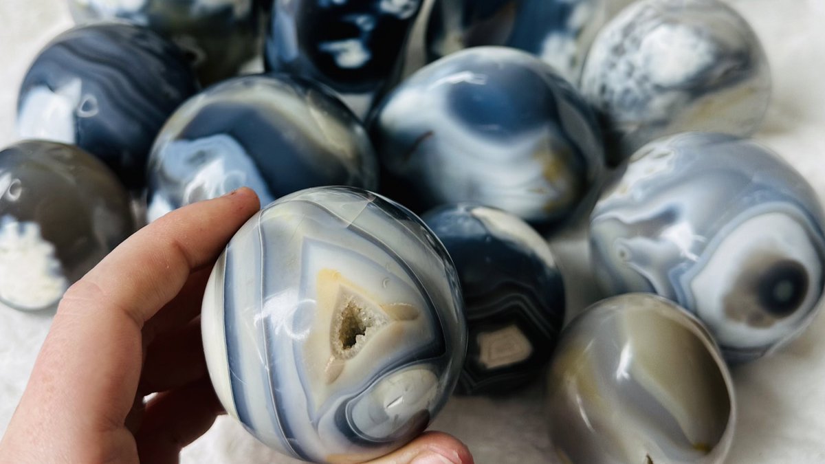 artbyjacstudio's tweet photo. Today is my birthday, and my only wish is that you all share my business with the world 🤍

Shop our consciously sourced crystals: https://t.co/DUBNRGnzKr

Take 15% off with code ‘25thbday’ 🤭 https://t.co/CIDXgO2Cgd