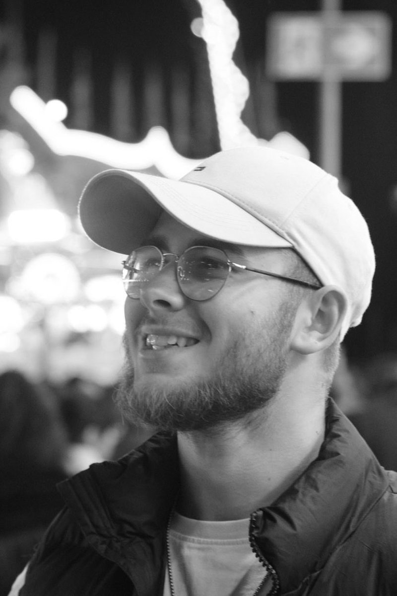 don_thies's tweet photo. @TwitchAsleyia 16 und 19 Jahre https://t.co/lBH6Q1PTB4