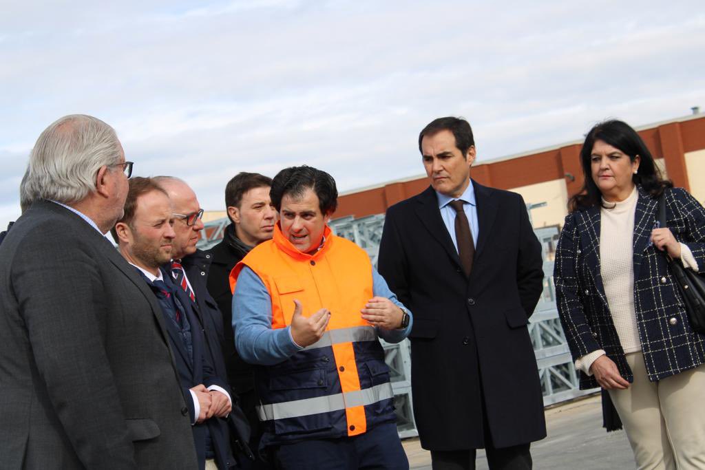 pp_jaen's tweet image. 👥 Visitamos la empresa #Andel, ejemplo de superación y del talante empresarial que exporta a más de 20 países.

✅ Más de 40 años dedicados a dar soluciones técnicas y constructivas al sector del transporte y la distribución de energía eléctrica.

#NosMueveJaén