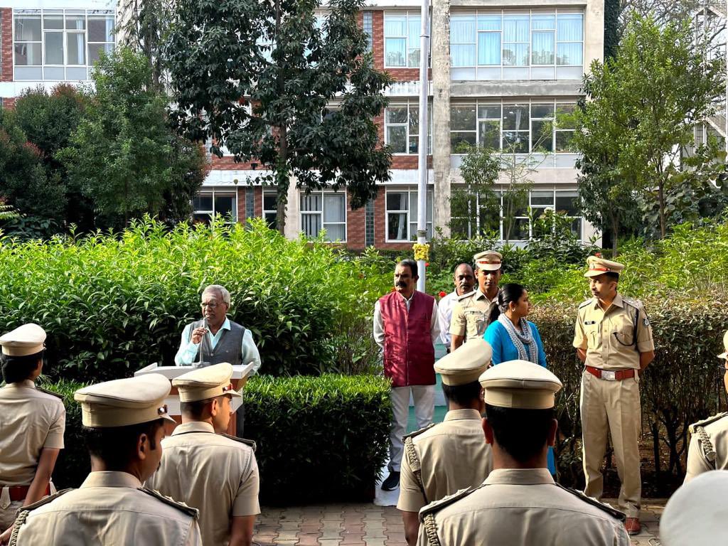 BengaluruNacin's tweet photo. Tri-colour flag was unfurled by ADD Dr Ezhilmathi K on the occasion of 74th Republic day at National Academy of Customs, Indirect Taxes &amp; Narcotics, B’luru. Sh R Periasamy, Retd Member CESTAT, Inspectors of 49th &amp; 50th batches &amp; staff were also present @cbic_india @nacincbic https://t.co/1oeIOUrYqq