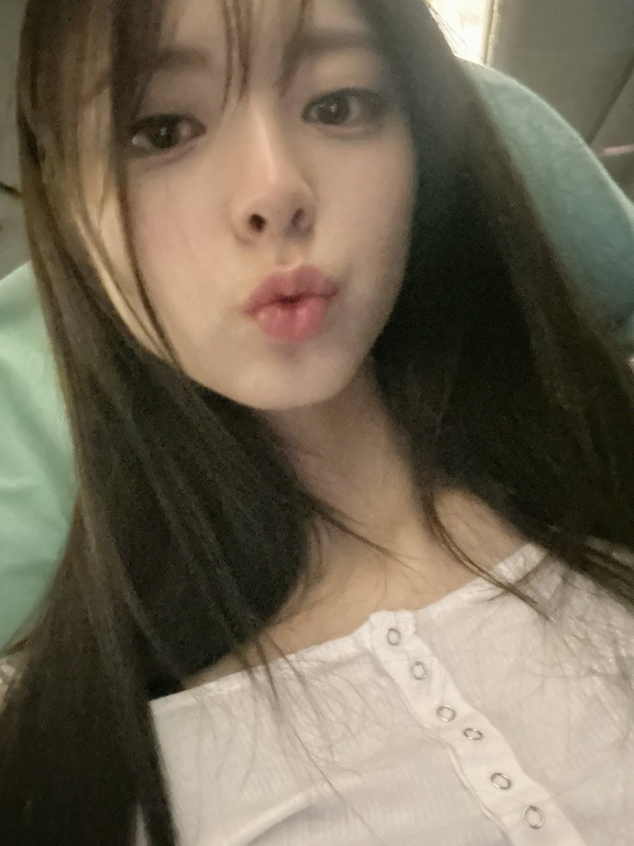 💌 tweet media