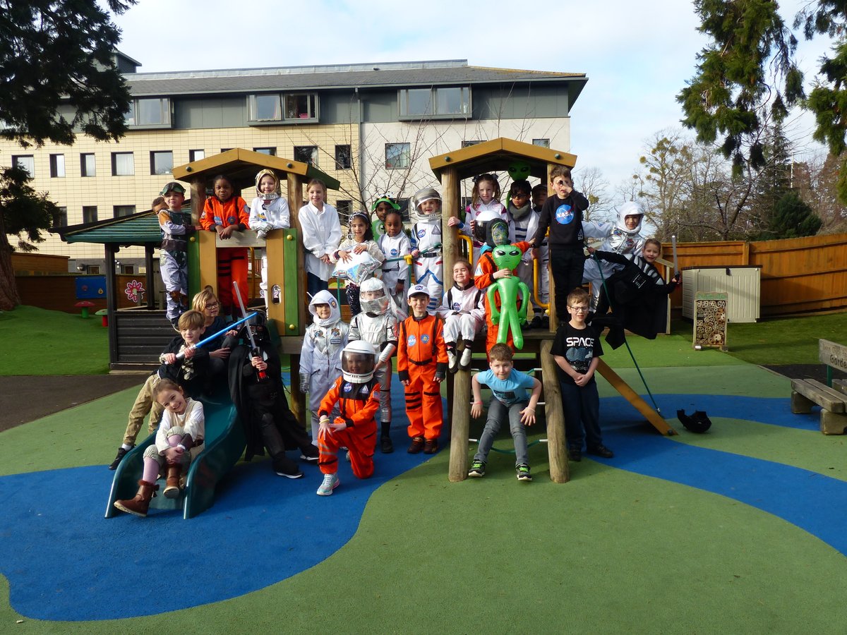 DeanCloseSchool's tweet photo. Space Day @ Pre-Prep (Year 2) was 'out of this world' with astronauts ๐ฉโ๐, physicists๐งโ๐ฌ, aliens๐ฝ, stars โญ๏ธand galaxies arriving at school ready for space-themed activities-including launching rockets!๐
#deanclosewowday #deanclosepreprep #deanclosesquirrels #distinctlydeanclose https://t.co/j3JxyUboIU