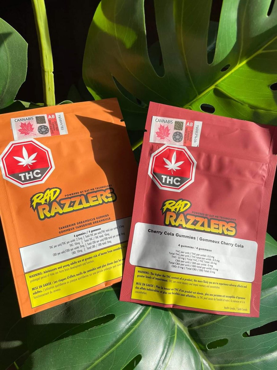 RAD Razzlers! 💥 Bite into these natural soft chews (no animal ingredients) packing bold, sweet flavors with a sour twist. Are you Team Cherry Cola or Team Tangerine Dreamsicle?