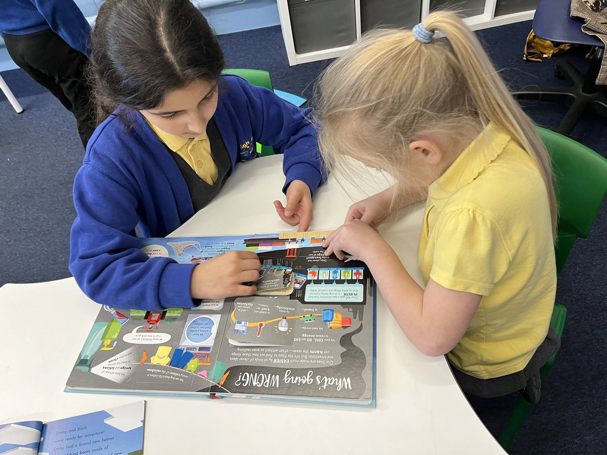 highstreetps's tweet image. #hspsY3 decided to spend the money we raised at the Christmas Fair on new books. We were so excited when the books we had chosen arrived. Thank you @scholasticuk #readingforpleasure #enterprising