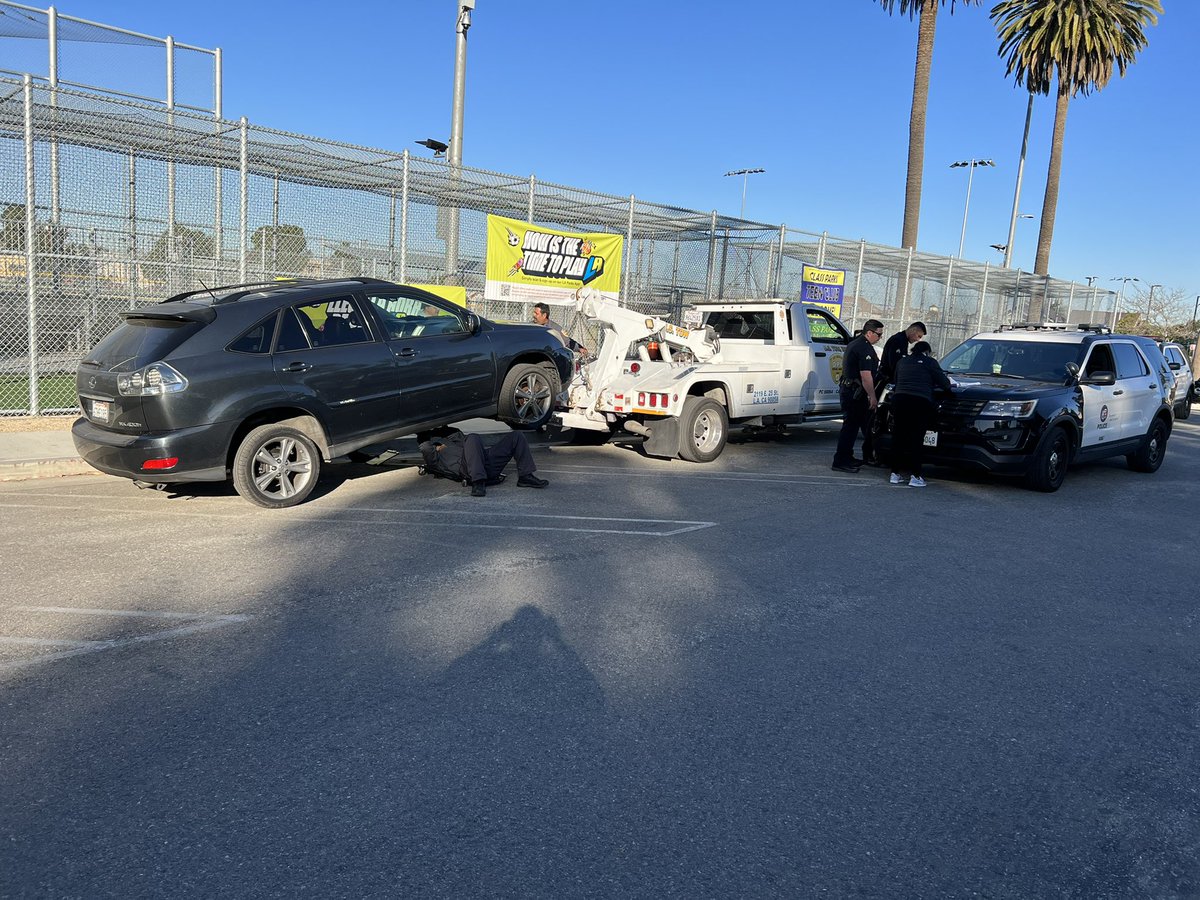 Good morning LA, <a href="/NewtonLAPD/">Newton LAPD</a> Senior Lead Officers w/ the aid of US Tow are hosting a Catalytic Converter Etching event today at South Park (51st St/Avalon). Come join the event and get your catalytic converter etched. <a href="/LAPDCTD24/">LAPDCTD</a> <a href="/LAPDETingirides/">Emada E. Tingirides</a> @LabradaAl <a href="/LAPDHQ/">LAPD HQ</a> <a href="/lapdmikeoreb/">Michael A. Oreb</a>