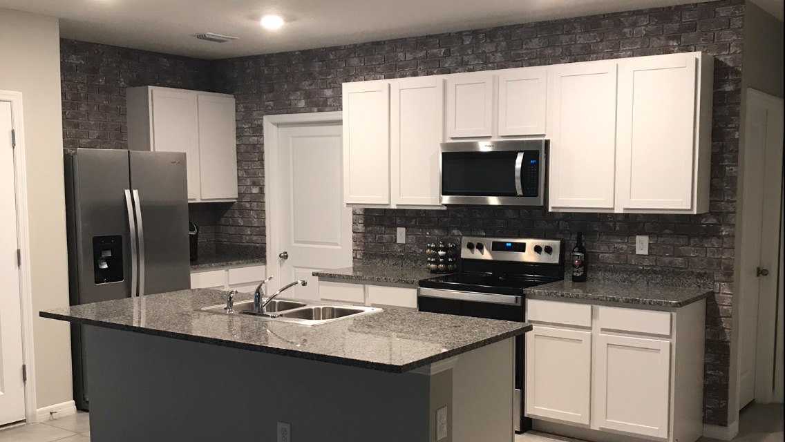 GenStoneDIY's tweet image. Our most popular kitchen project is this classic brick, and it's absolutely perfect! 😍

One of our customers is sure to turn heads with this faux brick project. The color goes so well with the kitchen.

#genstone #fauxbrick #kitchenproject #diykitchen #kitchenideas