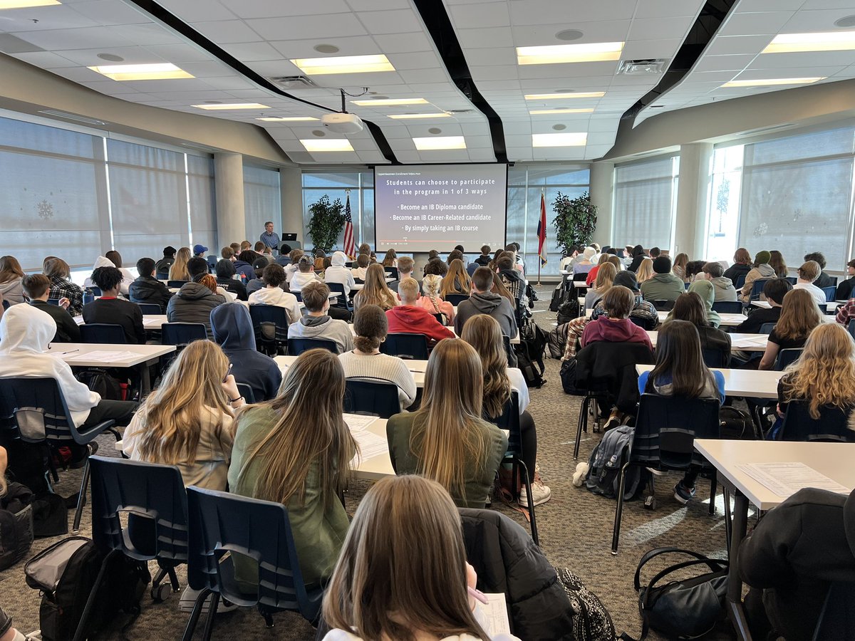 Enrollment is in Full Swing Titans! 9 - 10 - 11 grades have all had presentations on Enrollment. PS is open so you can start selecting your courses for next year! lswhs.lsr7.org/counseling/cla…  #YourFuture <a href="/lswestonline/">lswestonline</a> <a href="/LSWestAD/">LSW Titans Activities</a> @ChadHertzog