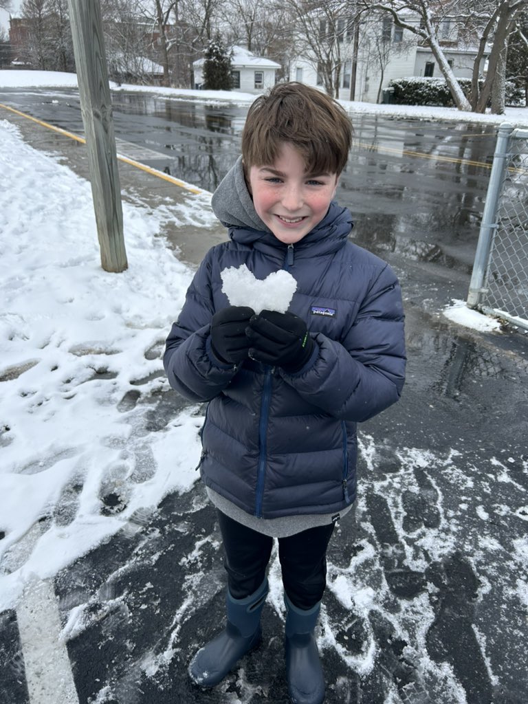 The things you can find walking laps in the snow ❤️ #kipway #109way
