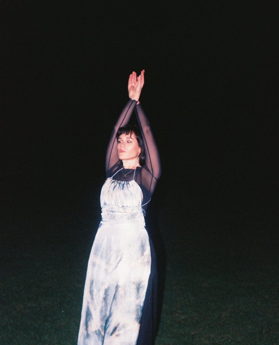 'Home Is You' is out tonight at midnight 🌙 can't wait, pre-save link here: ditto.fm/home-is-you-ma…