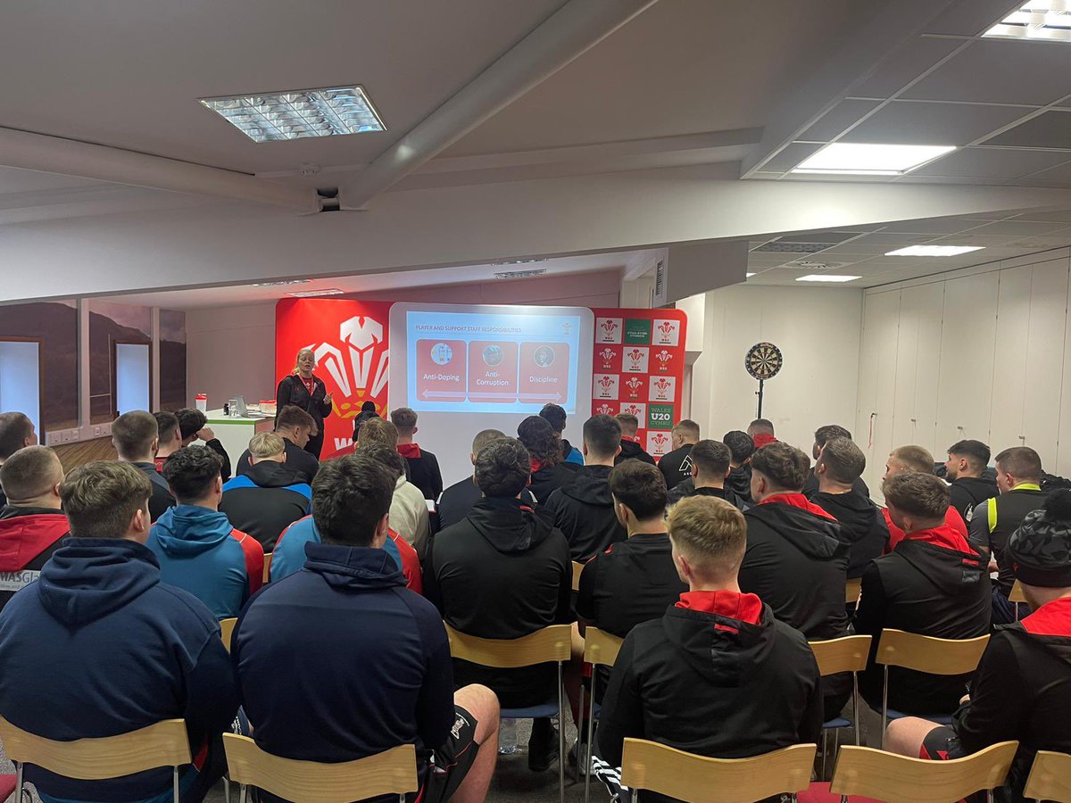 Linsbridge's tweet image. Great session today with @WelshRugbyUnion National U20&apos;s. Talking all things #WRUIntegrity #StayOnside @ukantidoping and #BettingAndAntiCorruption great group, best of luck for the campaign! #BringYourAGame