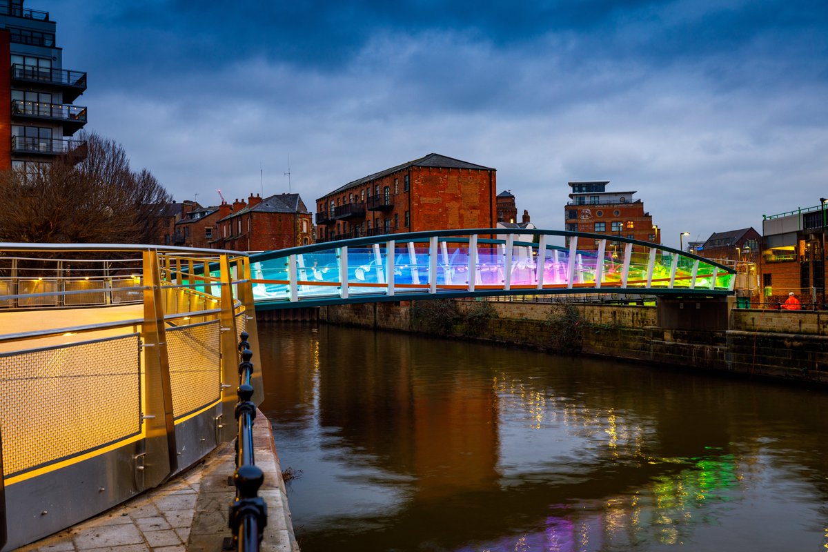 LeedsCC_News's tweet image. A stunning new bridge honouring the legacy of David Oluwale has officially opened in Leeds today! Spanning the River Aire between Sovereign Street and Water Lane, the bridge is the culmination of a long-term project to honour David's memory 🌉❤️news.leeds.gov.uk/news/newly-ope…
