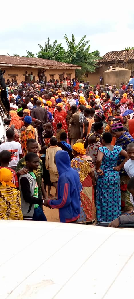 CnddFddButanyer's tweet photo. #Burundi 26/1/2023
Imitumba 6 ariyo,#Kibuba #Munege,#Ryamukona,#Runyinya,#Karama na #Kivuvu yo muri komine #Kabarore,niyo umunyamabanga wa @CnddFdd muntara yagendey asuzuma inamanshingiro,Akaba yagendey imitumba 6 mugih yahora agendera 5.Ibikorwa bikazobandanya nejo
@R_Ndikuriyo https://t.co/zBf6hOHjyG