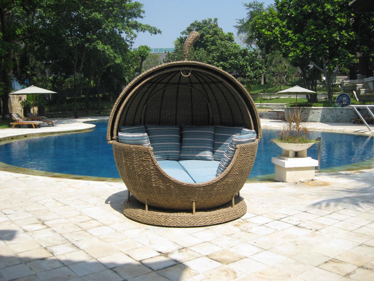 gfcuk's tweet photo. Who's looking forward to summer?! 🤩

We are taking you back to last summer with our Montana Apple Day Bed taking centre stage! 

Click the link below to find out more: 
https://t.co/ECzfTUXTiQ

#rattan #appledaybed #daybed #montana #summer #rattanfurniture #outdoorlife https://t.co/5NNc0JJQ30