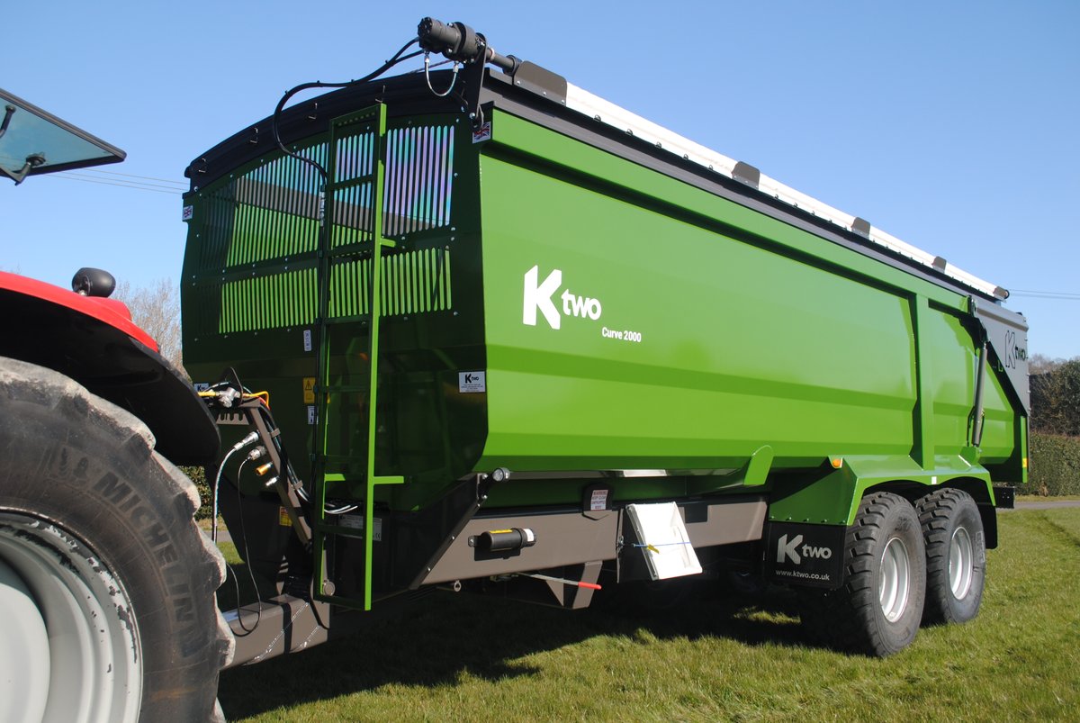 The Ktwo Roadeo Curve range of tipping trailers come with a high standard specification, suited to the demands of today's professional farmer &amp; contractor 🤩💪👌