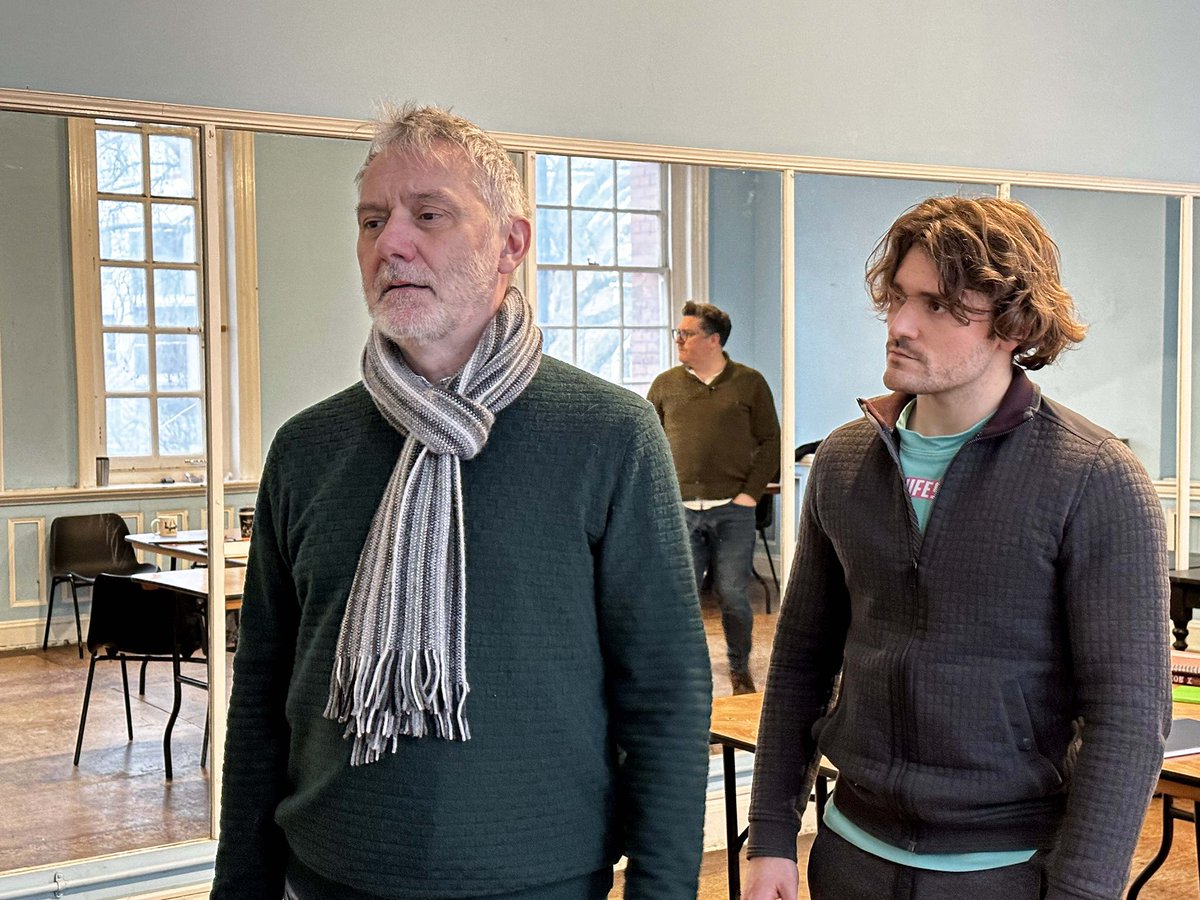 Take a look inside the rehearsal room for #WhenDarknessFalls… 👀 👻 

No ghostly goings-on (at the moment), just two magnificent actors (<a href="/Tony_Timbers/">Tony Timberlake</a> / <a href="/TheThomasDennis/">Thomas Dennis</a>) hard at work. 🙏 

📸 Thomas Merriott
