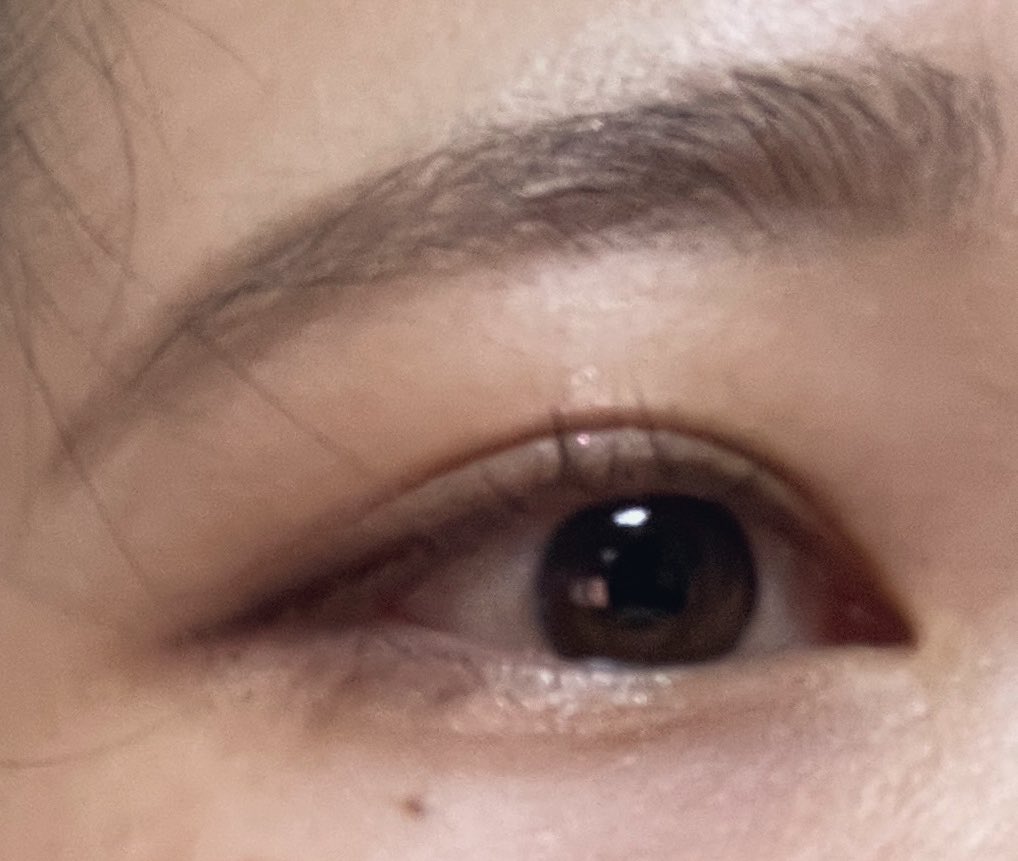 papapopopus2's tweet photo. 기차나서 ㅡ로시안쓰고 손으로 화장햇는데 나름 https://t.co/sVN7V6pvkU