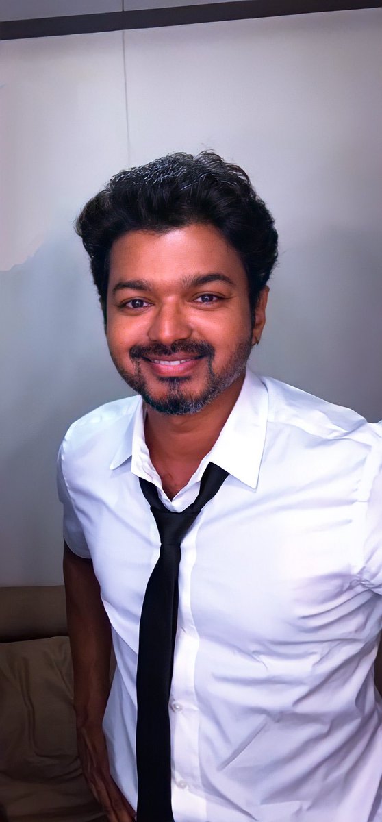 ActorVijayUniv's tweet photo. 1K Retweets possible ? @actorvijay https://t.co/jT6uDIbJpO