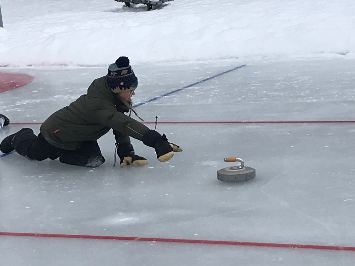 am_RETSD's tweet photo. Let the bonspiel begin!  Grade 4 and 5 students at Angus McKay get to enjoy the winter weather while curling on our own rink!  Thanks to Mrs. Treffner and Mr. Caithness for such an amazing opportunity! https://t.co/56o6iSvB1x