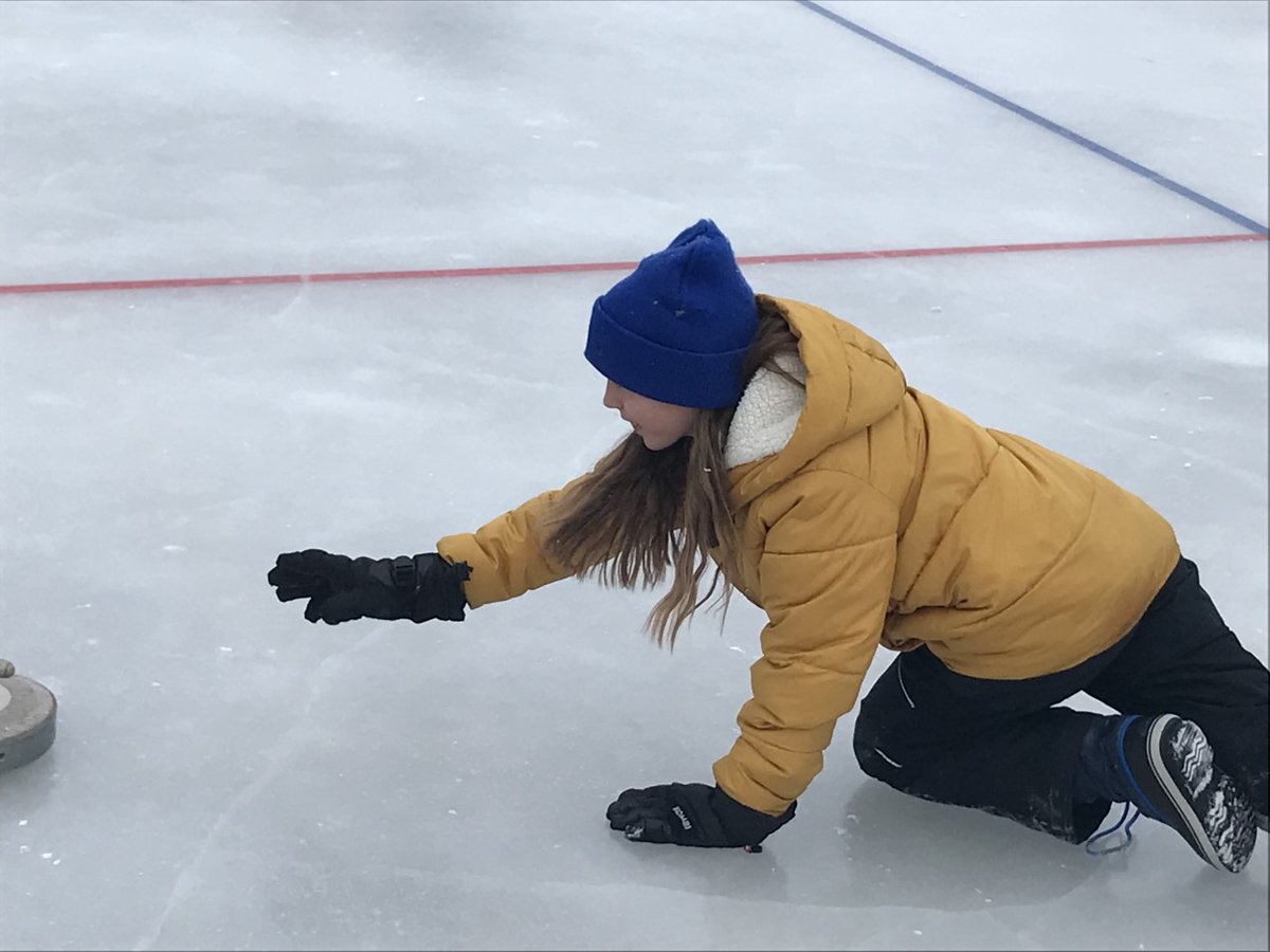 am_RETSD's tweet photo. Let the bonspiel begin!  Grade 4 and 5 students at Angus McKay get to enjoy the winter weather while curling on our own rink!  Thanks to Mrs. Treffner and Mr. Caithness for such an amazing opportunity! https://t.co/56o6iSvB1x