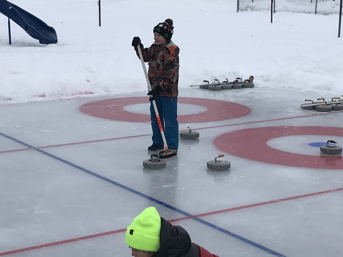 am_RETSD's tweet photo. Let the bonspiel begin!  Grade 4 and 5 students at Angus McKay get to enjoy the winter weather while curling on our own rink!  Thanks to Mrs. Treffner and Mr. Caithness for such an amazing opportunity! https://t.co/56o6iSvB1x