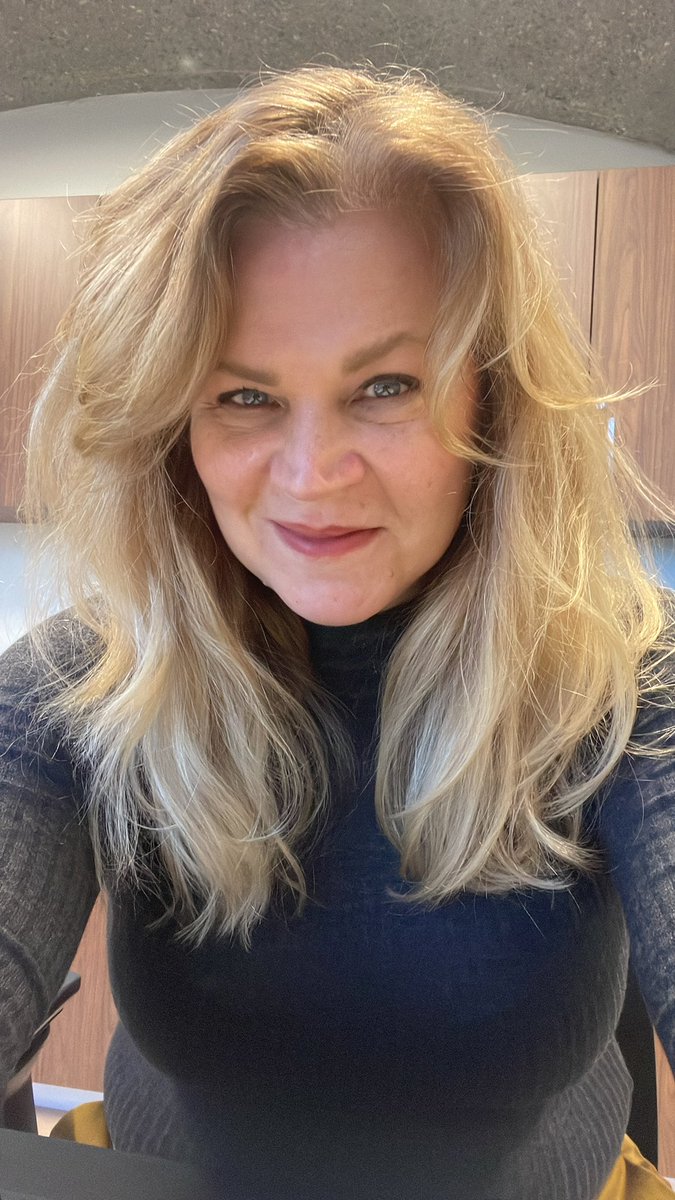 emzylla's tweet photo. It’s my birthday and the first greetings I rec’d were from my public library and my malpractice insurance. Mediterranean food &amp; cake later. 🎉 https://t.co/OpjlooQYeq
