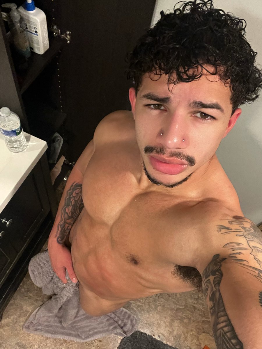 RT if i can send u pics like this, but with nothing on