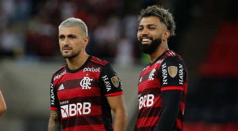 Arrascaeta e Gabigol são classificados entre os 100 melhores jogadores do  mundo