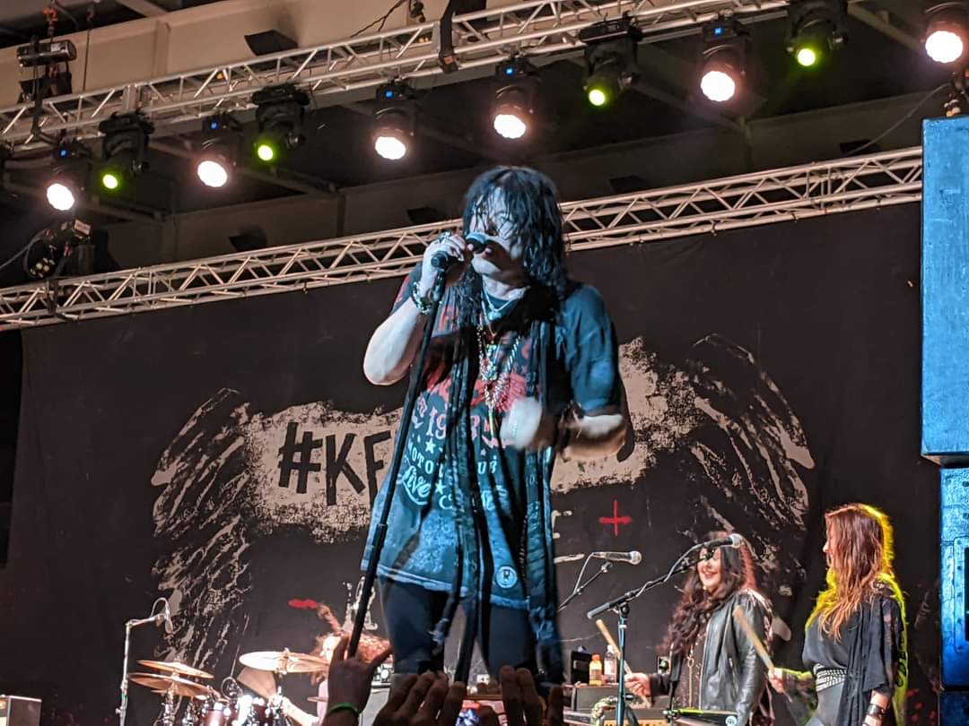 Happy birthday to the amazing Tom Keifer! Pictured here sounding fantastic last summer 