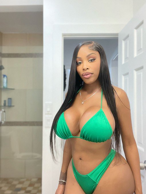 Miami Vibes baby 🏝️💚 https://t.co/9krLGE4yIt