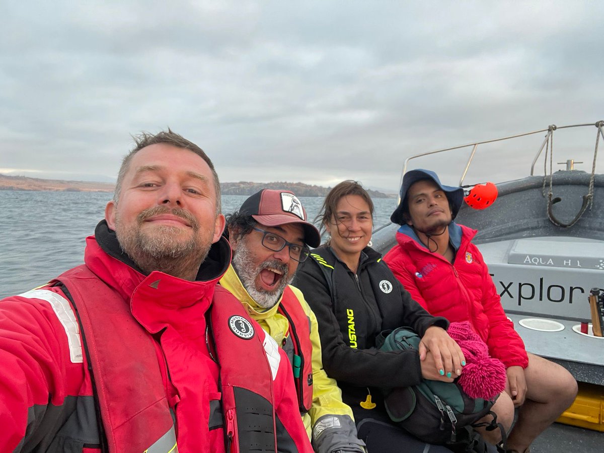 It´s been happy tagging days off #ChañaraldeAceituno. Fin whales are starting to provide valuable information on their movements. Joining forces with this incredible bunch @RHuckeG @susiebuchan @CarlosOlavarra4 @Maritza_Sep @alex_zerbini #finwhale #tracking #conservation