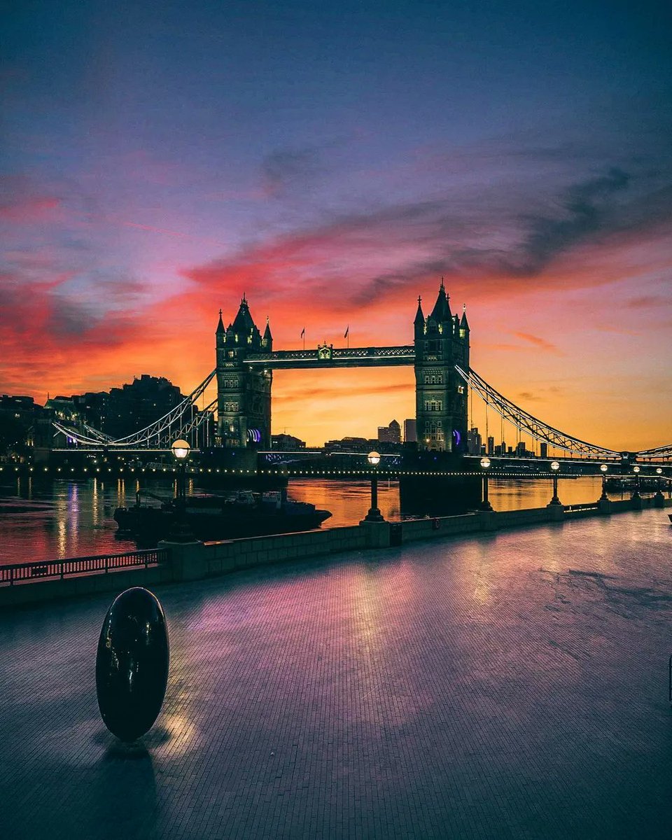 LDNBridgeCity's tweet photo. You can never watch too many #sunsets. When was last time you took a stroll along #QueensWalk? #PhotoOfTheDay
๐ธ bassmanphotography on Instagram https://t.co/Emn8G6Ugzx