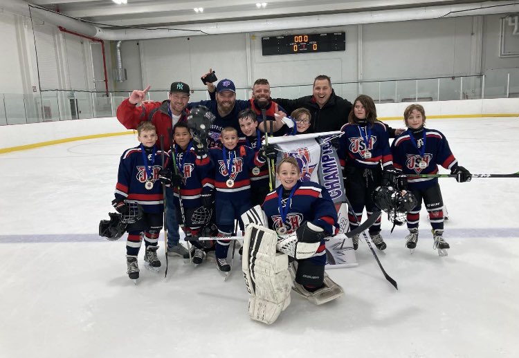 MaximeLaflamm11's tweet photo. Champions N2 M9 Tournoi provincial #jsh #champion2023 @CanadiensMTL  @ChantalMachabee @francisbouillon https://t.co/ljlqjkyyWc