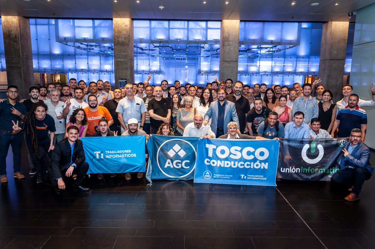 AGCArgentina's tweet photo. Presentamos el Observatorio del Trabajo Informático @observatorio_TI y su primer informe anual. Una  herramienta de información para los trabajadores del sector y un insumo para la elaboración de políticas estatales que tengan como único norte la soberanía del conocimiento 🇦🇷 https://t.co/C2UelNbP1q