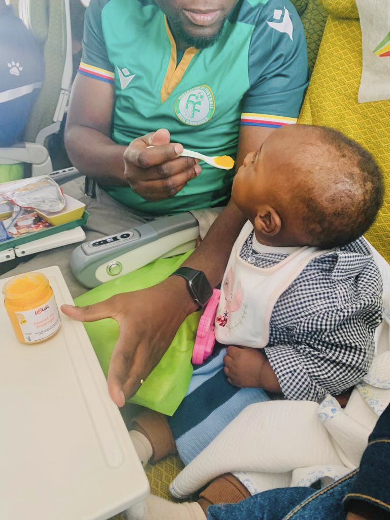 LeelouBabyFood's tweet photo. It’s lunch time in the sky 😋✈️☁️
#Petitspots #LeelouBabyFood #Plane #LeelouBabies https://t.co/2WrC92emuN