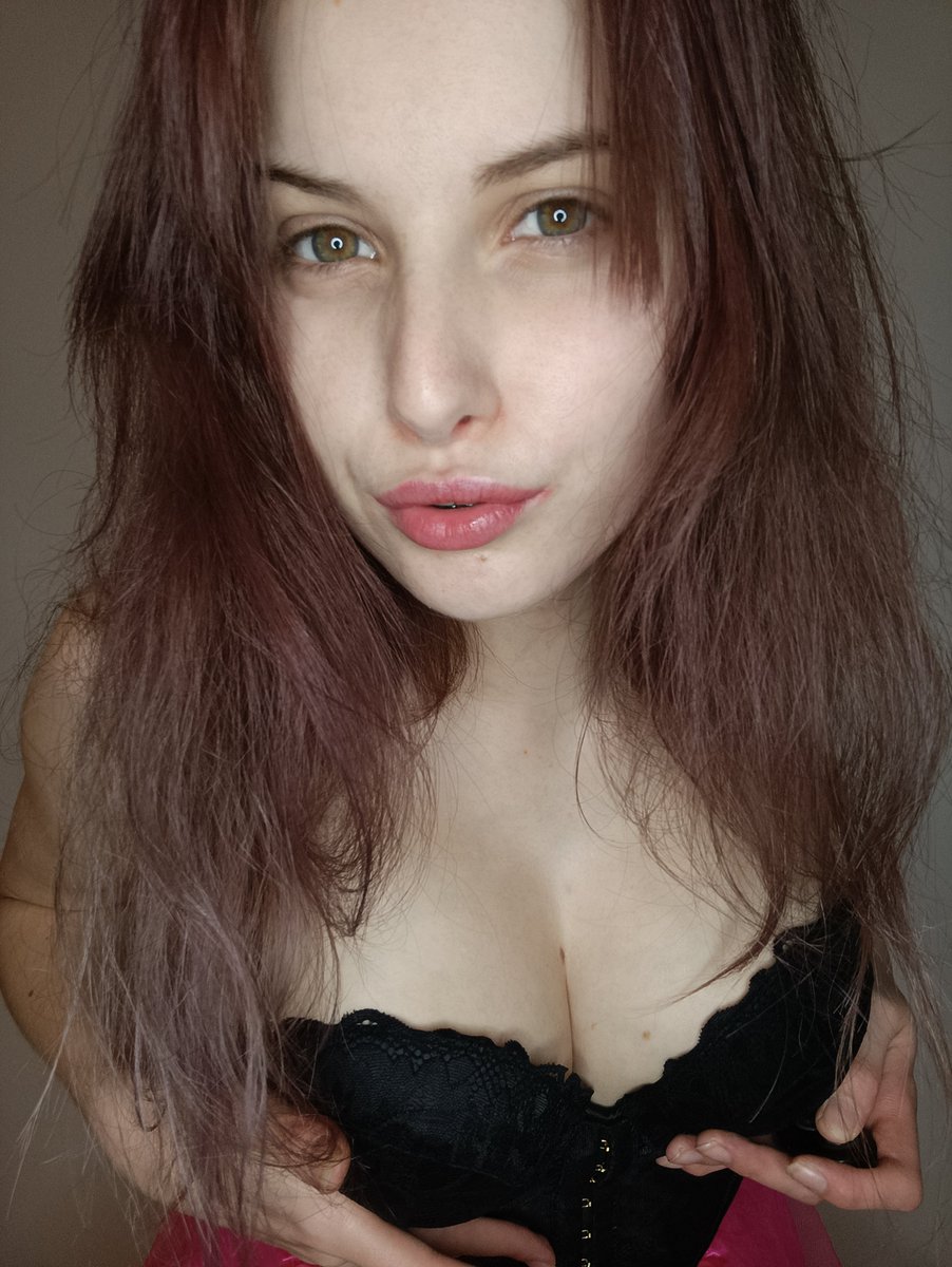 OF_Dadelka's tweet photo. Je libo korzet? 😈🔥
Do you want a corset? 😈🔥
#onlyfans #onlyfansbabe #onlyfansgirl #corset #onlyf https://t.co/wppynm3djp