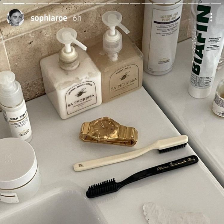 CARTIERANG3L's tweet image. at home 🤍🧸